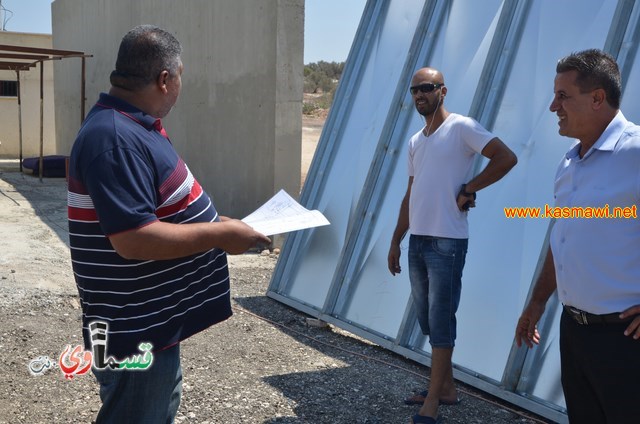 كفرقاسم تنتصر.. واغلقت الابواب !!! عمو عادل يُسلم مفاتيح استاذ ابو خميس الدولي الى رؤساء الفرق الرياضية بعد اتمامه وتغليقه  